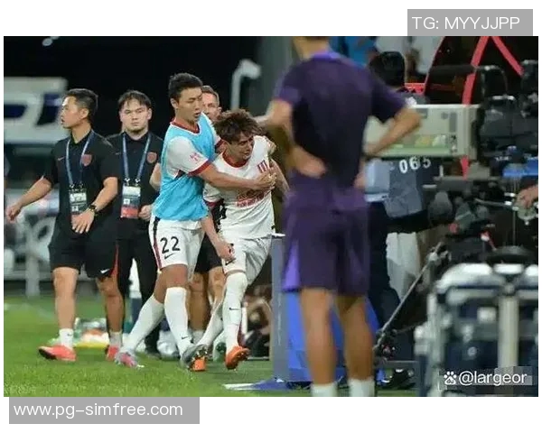 中超精彩对决那不勒斯3-0战胜多特蒙德神扑瞬间引发全场狂欢